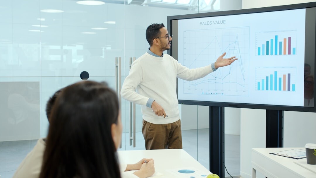 leader presenting ideas